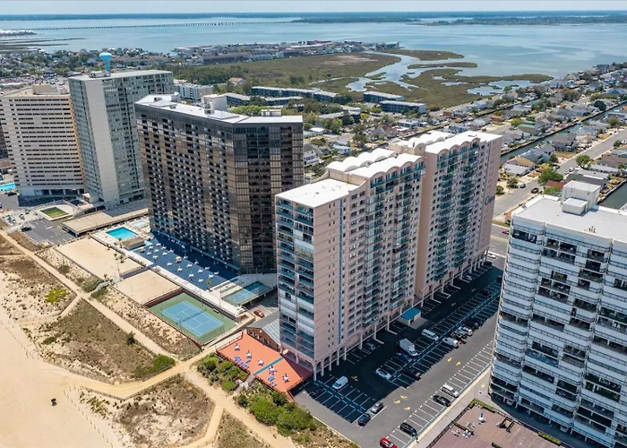 3 Bedroom Direct Ocean Front Capri With Indoor Pool Holiday home Ocean City